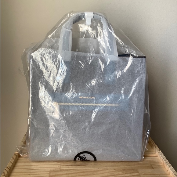 🌼Michael Kors Purse - Picture 14 of 14